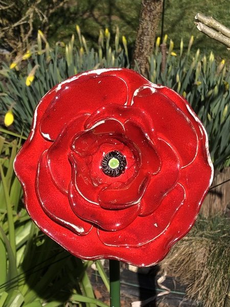 fleur-en-forme-de-coquelicot-a-planter-en-ceramique