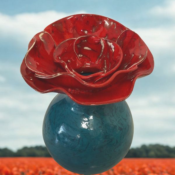 vase-marbre-bleu-turquoise-avec-un-col-en-forme-de-coquelicot