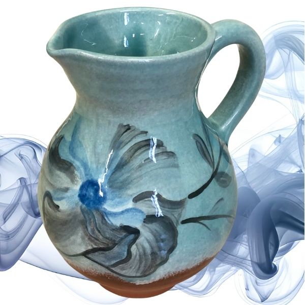 broc-en-ceramique-artisanale-bleu-lagune-avec-decor-floral